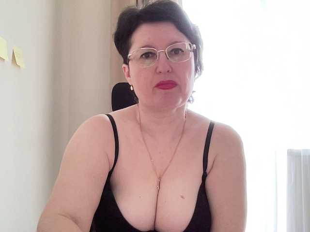Live sex webcam photo for HotMilfPussy #277796702