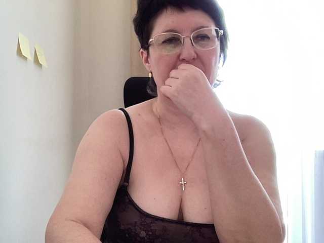Live sex webcam photo for HotMilfPussy #277861683