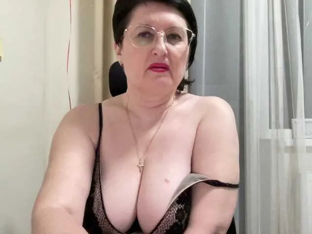 Live sex webcam photo for HotMilfPussy #290377005