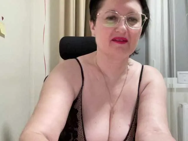 Live sex webcam photo for HotMilfPussy #290383156