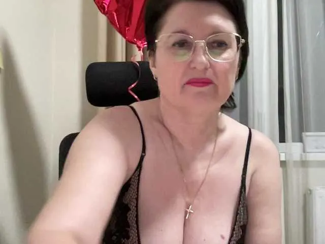 Live sex webcam photo for HotMilfPussy #290468366