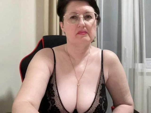 Live sex webcam photo for HotMilfPussy #290705204