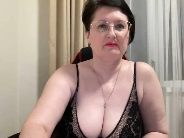 Live sex webcam photo for HotMilfPussy #290794845