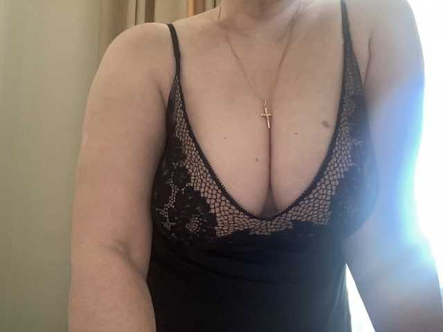 Live sex webcam photo for HotMilfPussy #290920359
