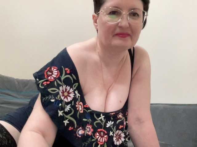Live sex webcam photo for HotMilfPussy #290922100