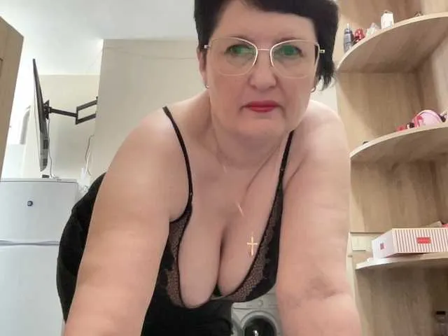 Live sex webcam photo for HotMilfPussy #291145149