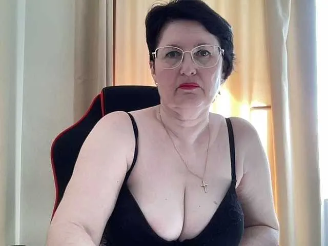 Live sex webcam photo for HotMilfPussy #291172822