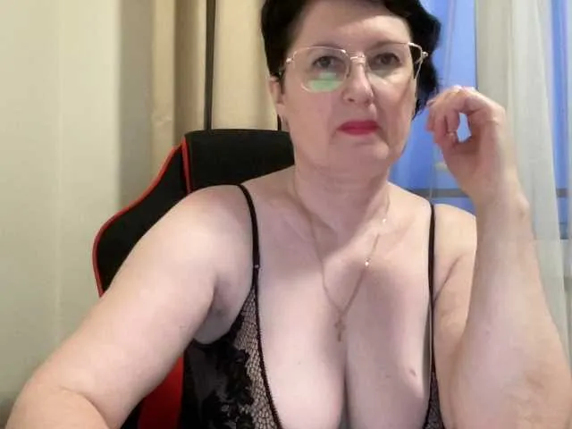 Live sex webcam photo for HotMilfPussy #291187119