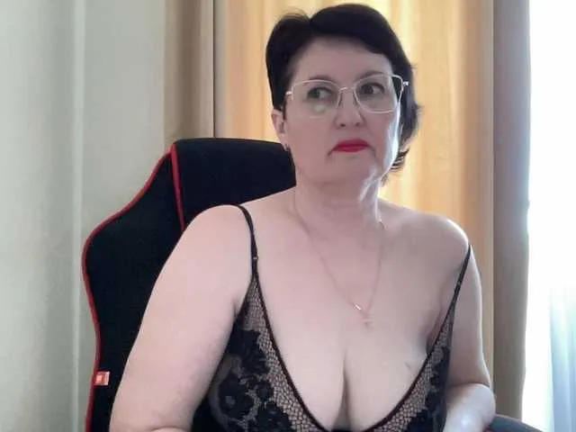 Live sex webcam photo for HotMilfPussy #291473626