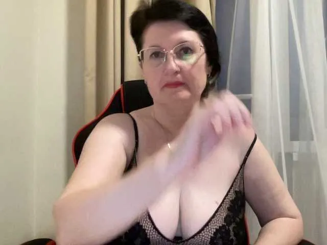 Live sex webcam photo for HotMilfPussy #291544308