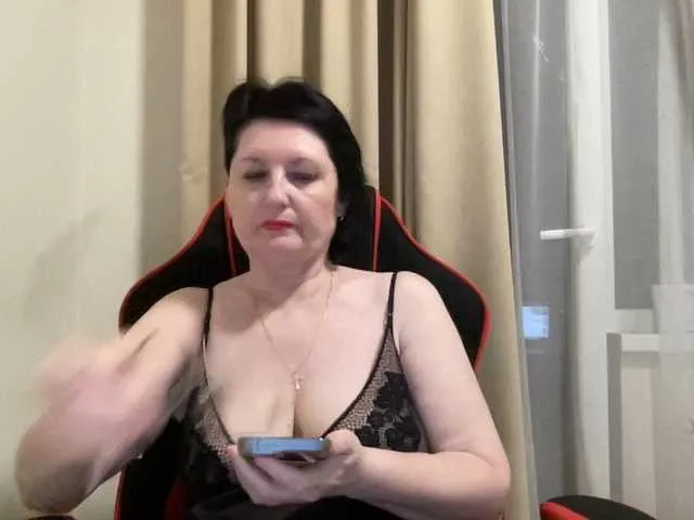Live sex webcam photo for HotMilfPussy #291611184