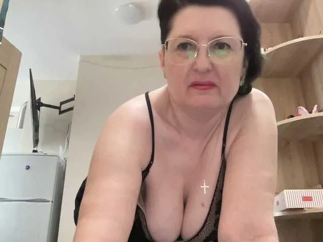 Live sex webcam photo for HotMilfPussy #291694080