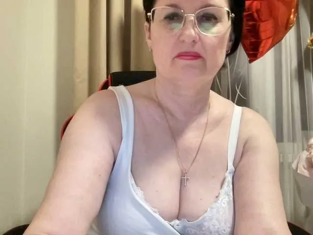 Live sex webcam photo for HotMilfPussy #292157606