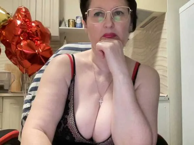 Live sex webcam photo for HotMilfPussy #292243564
