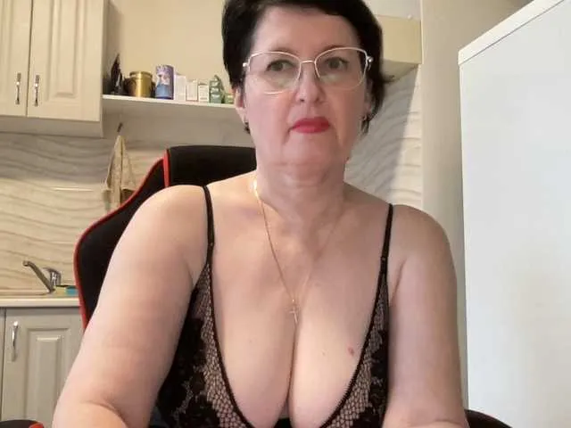 Live sex webcam photo for HotMilfPussy #292383296