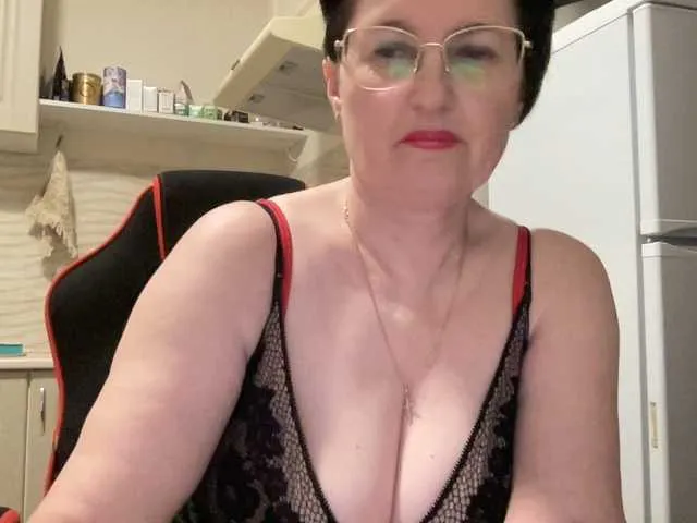 Live sex webcam photo for HotMilfPussy #292573718