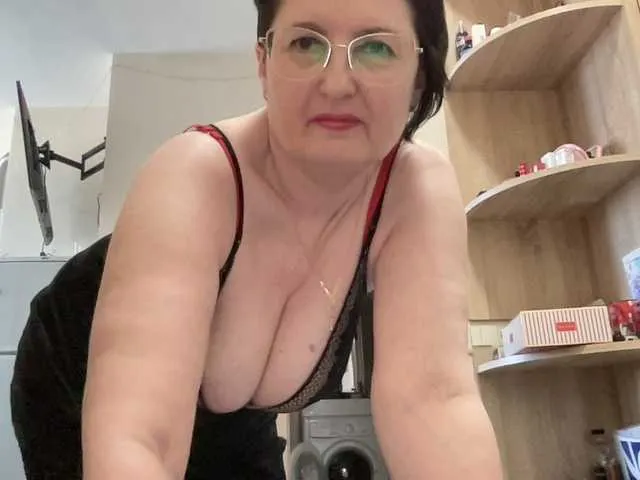 Live sex webcam photo for HotMilfPussy #293133533