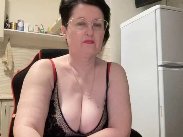 Live sex webcam photo for HotMilfPussy #293195427