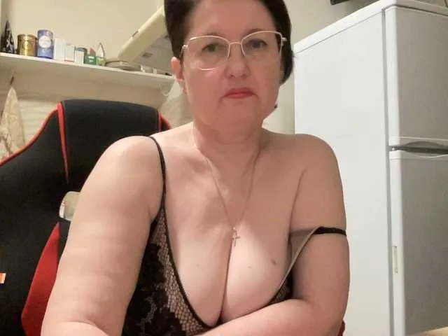 Live sex webcam photo for HotMilfPussy #293298929