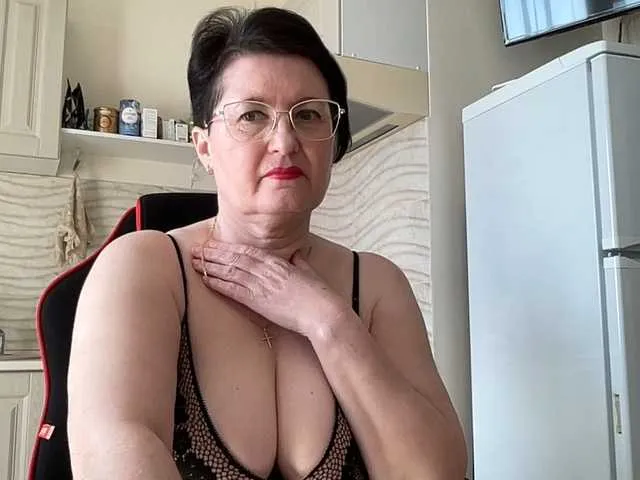 Live sex webcam photo for HotMilfPussy #293554334
