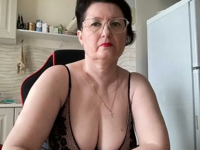 Live sex webcam photo for HotMilfPussy #293580322