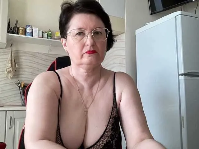 Live sex webcam photo for HotMilfPussy #293637044
