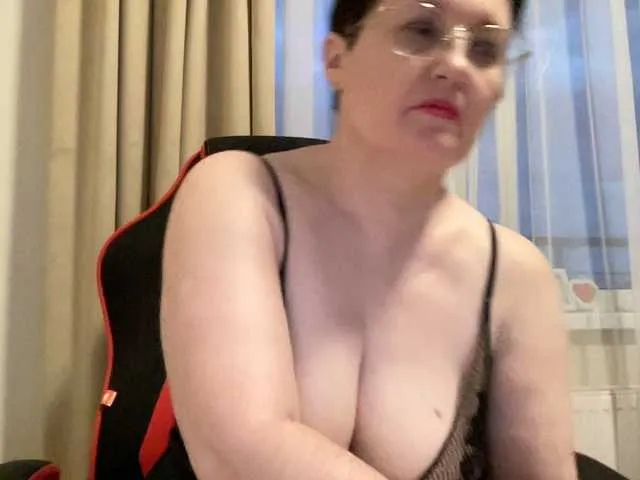 Live sex webcam photo for HotMilfPussy #293891723