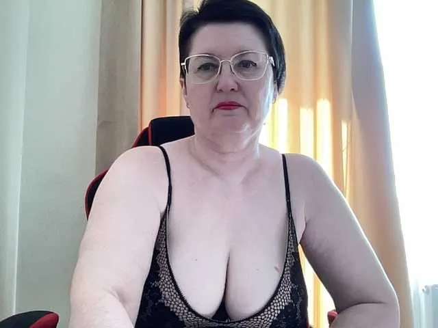 Live sex webcam photo for HotMilfPussy #293924308