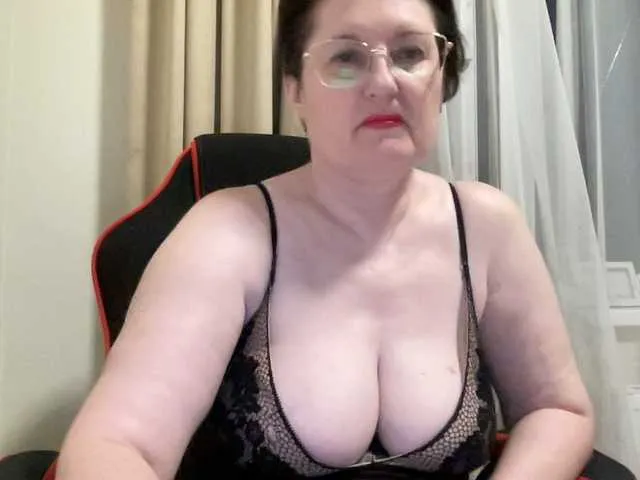Live sex webcam photo for HotMilfPussy #293993929