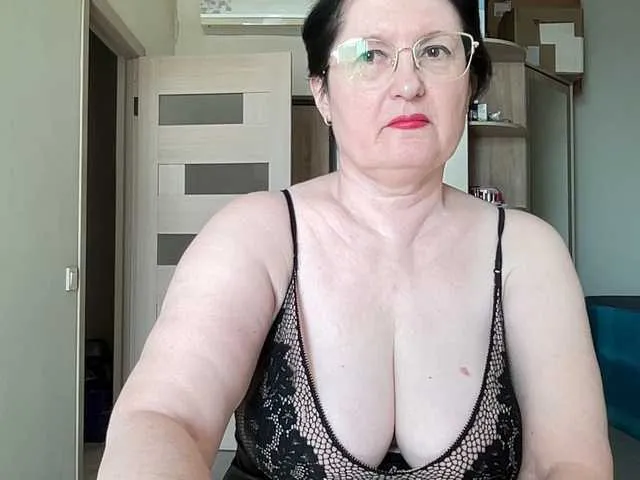 Live sex webcam photo for HotMilfPussy #294054310