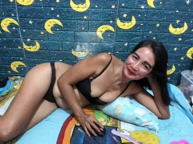 Live sex webcam photo for HotNica69 #276700970