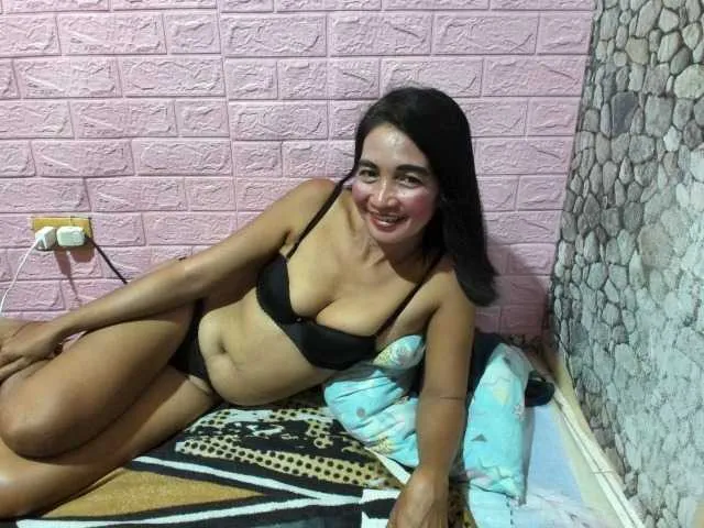 Live sex webcam photo for HotNica69 #276738478