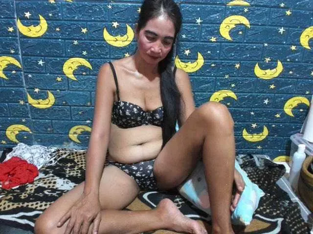 Live sex webcam photo for HotNica69 #276772758
