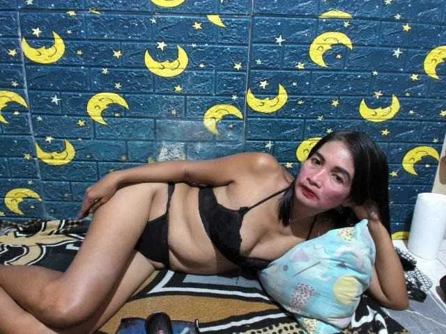 Live sex webcam photo for HotNica69 #276778835
