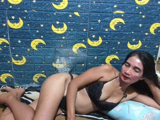Live sex webcam photo for HotNica69 #276780749