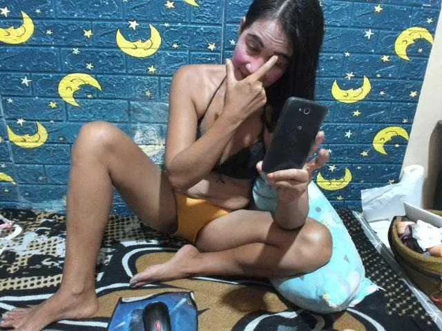 Live sex webcam photo for HotNica69 #276785806