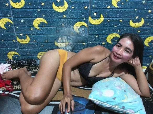 Live sex webcam photo for HotNica69 #276787676