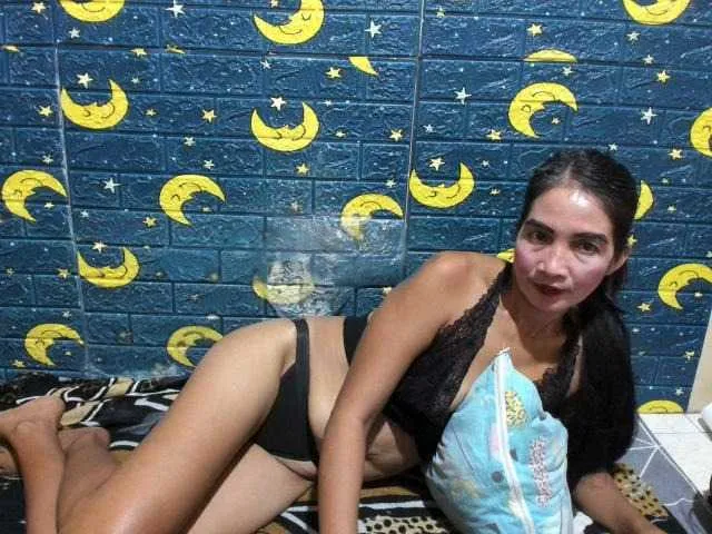 Live sex webcam photo for HotNica69 #276798657