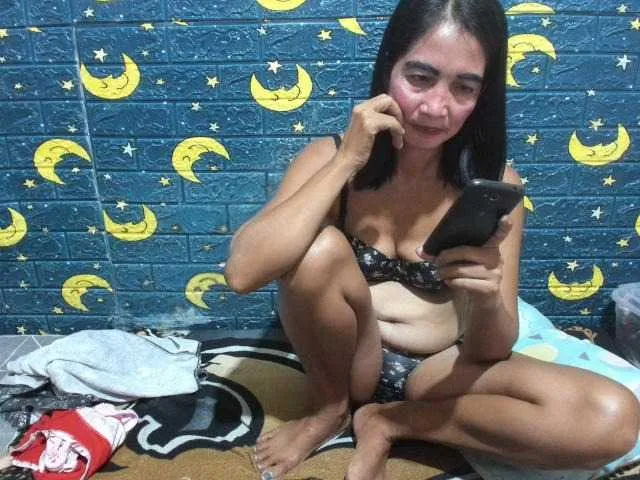 Live sex webcam photo for HotNica69 #276807832