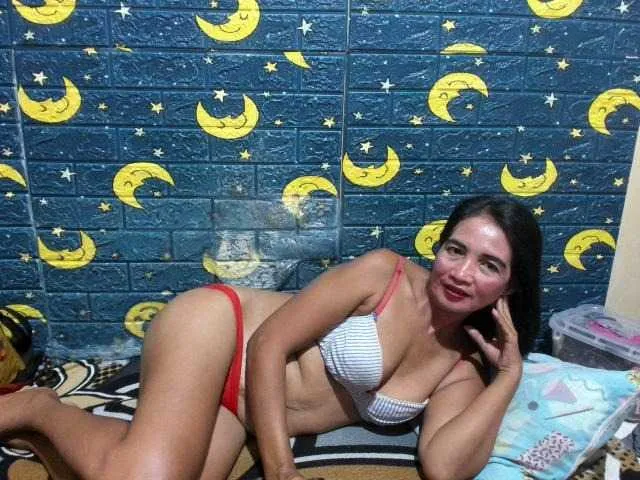 Live sex webcam photo for HotNica69 #276815020