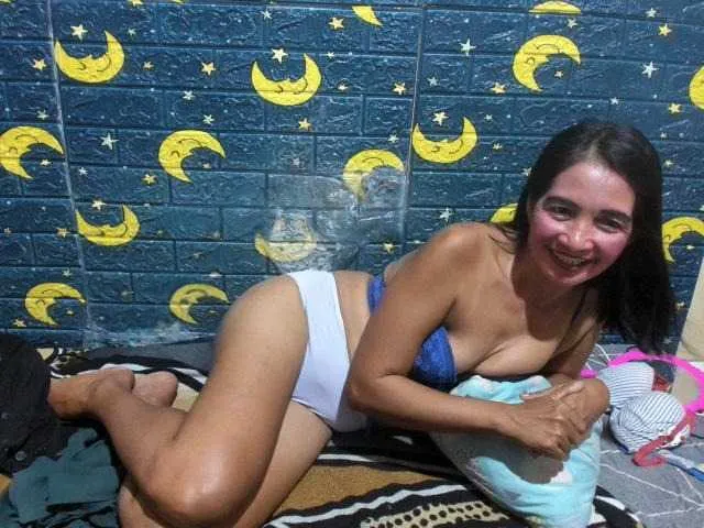 Live sex webcam photo for HotNica69 #276824119