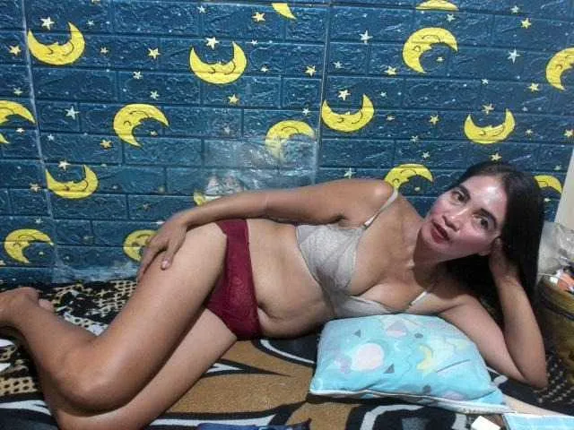 Live sex webcam photo for HotNica69 #276839457