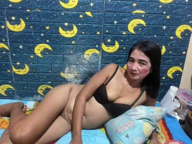 Live sex webcam photo for HotNica69 #276854840