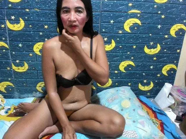 Live sex webcam photo for HotNica69 #276856570