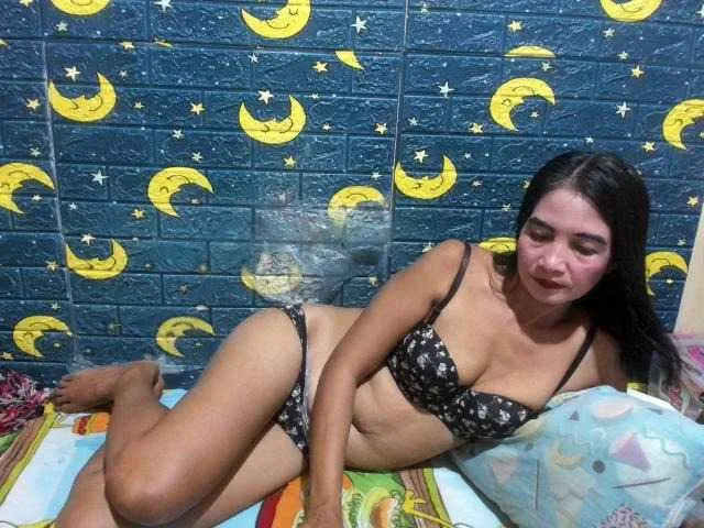 Live sex webcam photo for HotNica69 #276861681