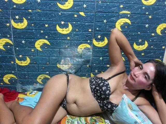 Live sex webcam photo for HotNica69 #276863648