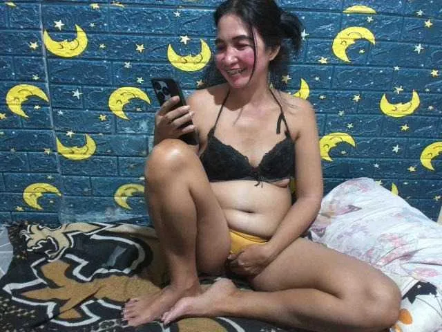 Live sex webcam photo for HotNica69 #277310385