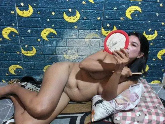 Live sex webcam photo for HotNica69 #277322099