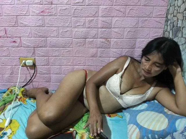 Live sex webcam photo for HotNica69 #287571568