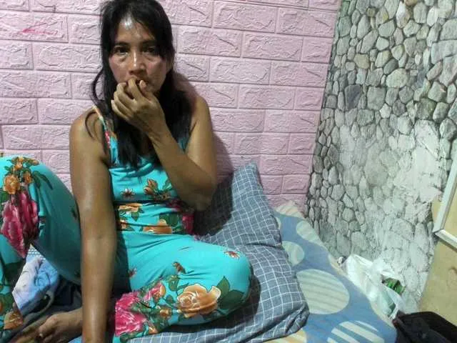 Live sex webcam photo for HotNica69 #288692902